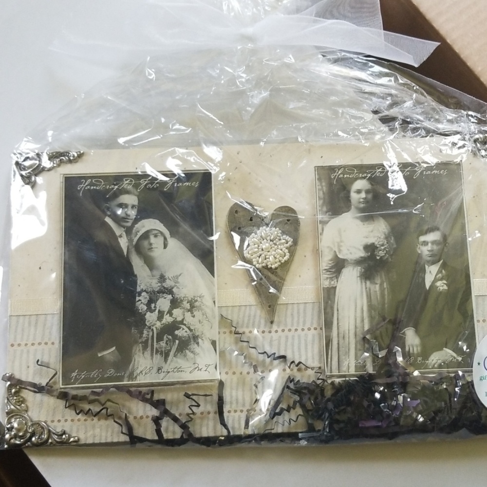 New still in packaging vintage style frame